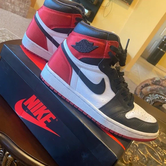 Jordan Satin Toe / Size 10 Women’s